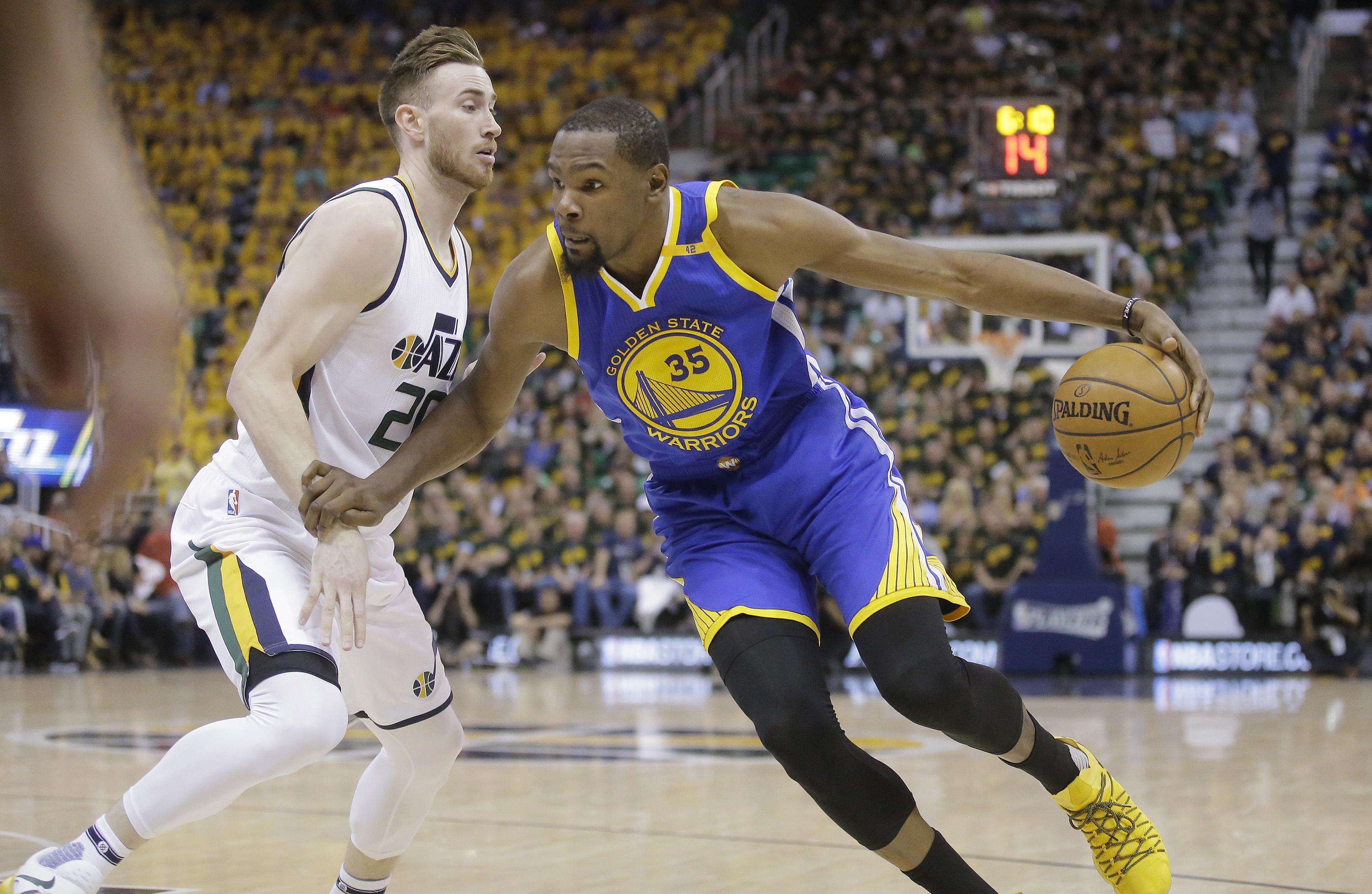 英格兰队＆曼城祝斯特林31岁生日快乐 切尔西无表示 周薪超30万镑（31岁生日斯特林获英格兰队与曼城送祝福，切尔西未表态，周薪超30万镑）