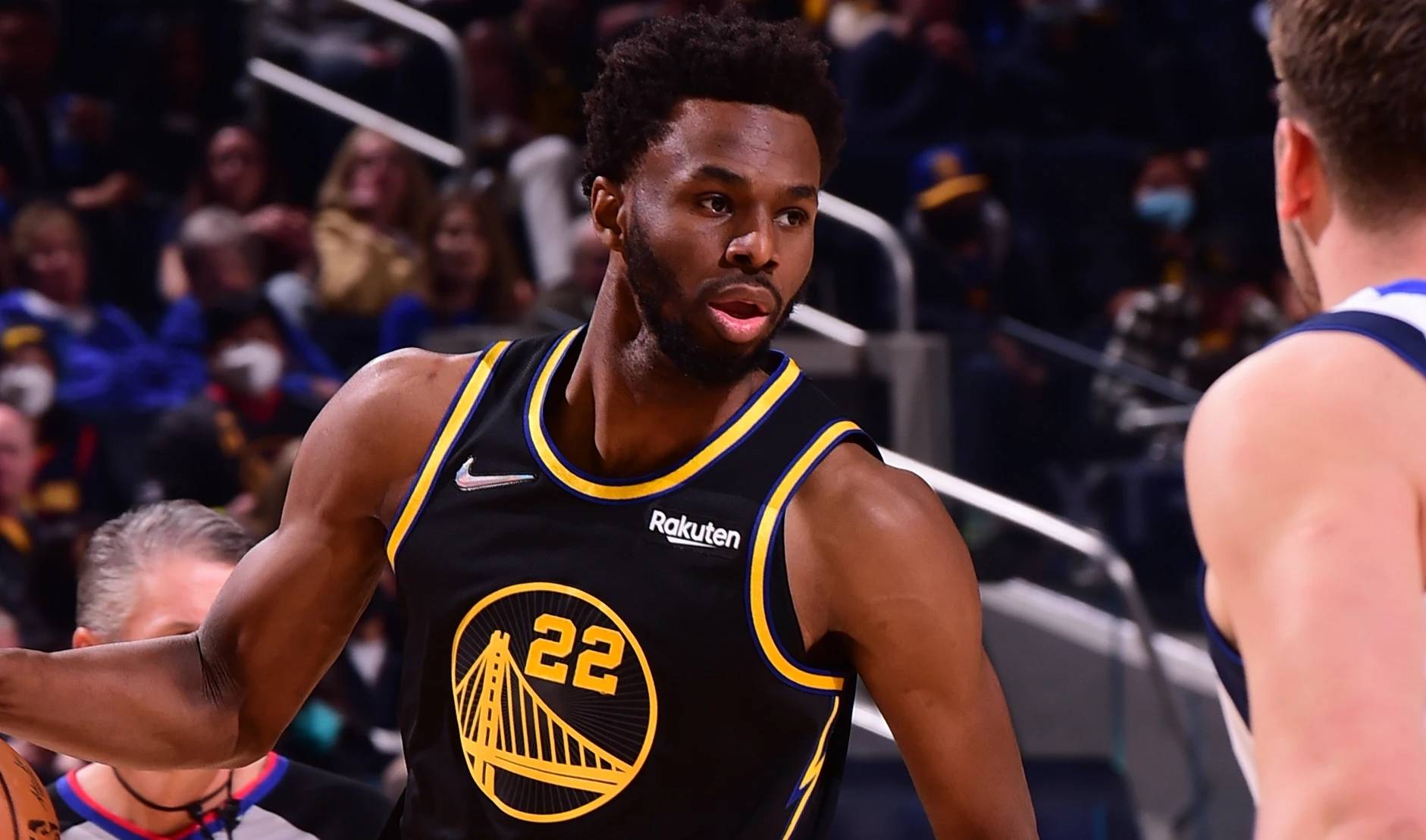 杰伦·布朗本赛季已经10次单节砍下15+，高居联盟第一（杰伦·布朗本季单节15+达成10次，领跑全联盟）