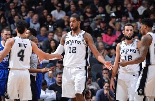 队报盛赞托万：现在他不仅是技术领袖，还是更衣室领袖（队报力赞托万：如今他既是技术核心，也是更衣室领袖）